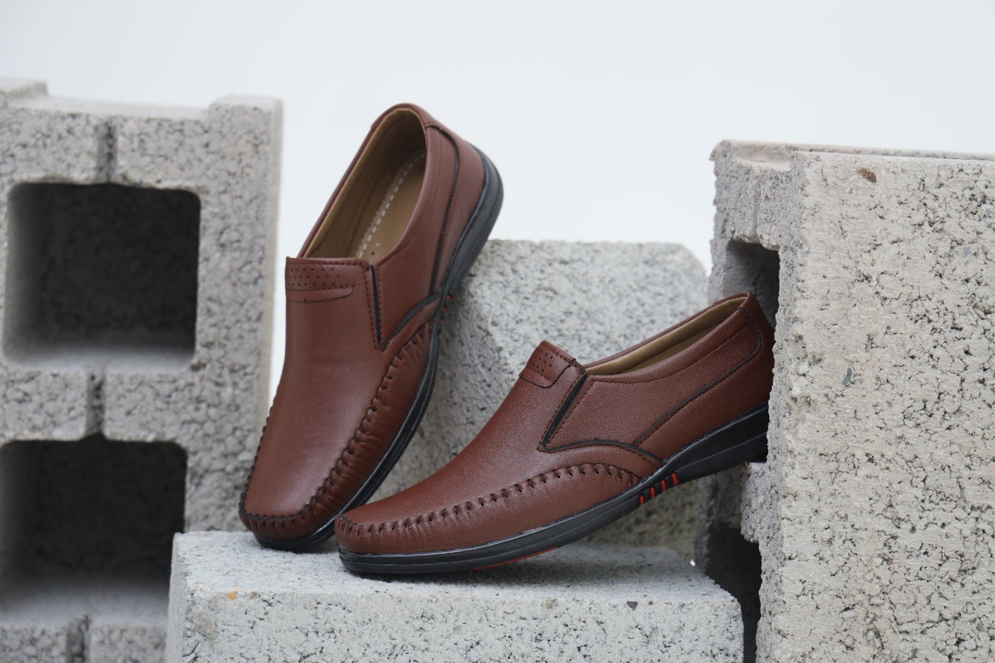 Men's joblet Leather Shoes - Brown Color.